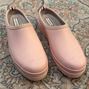 Hunter Blush Garden Clogs